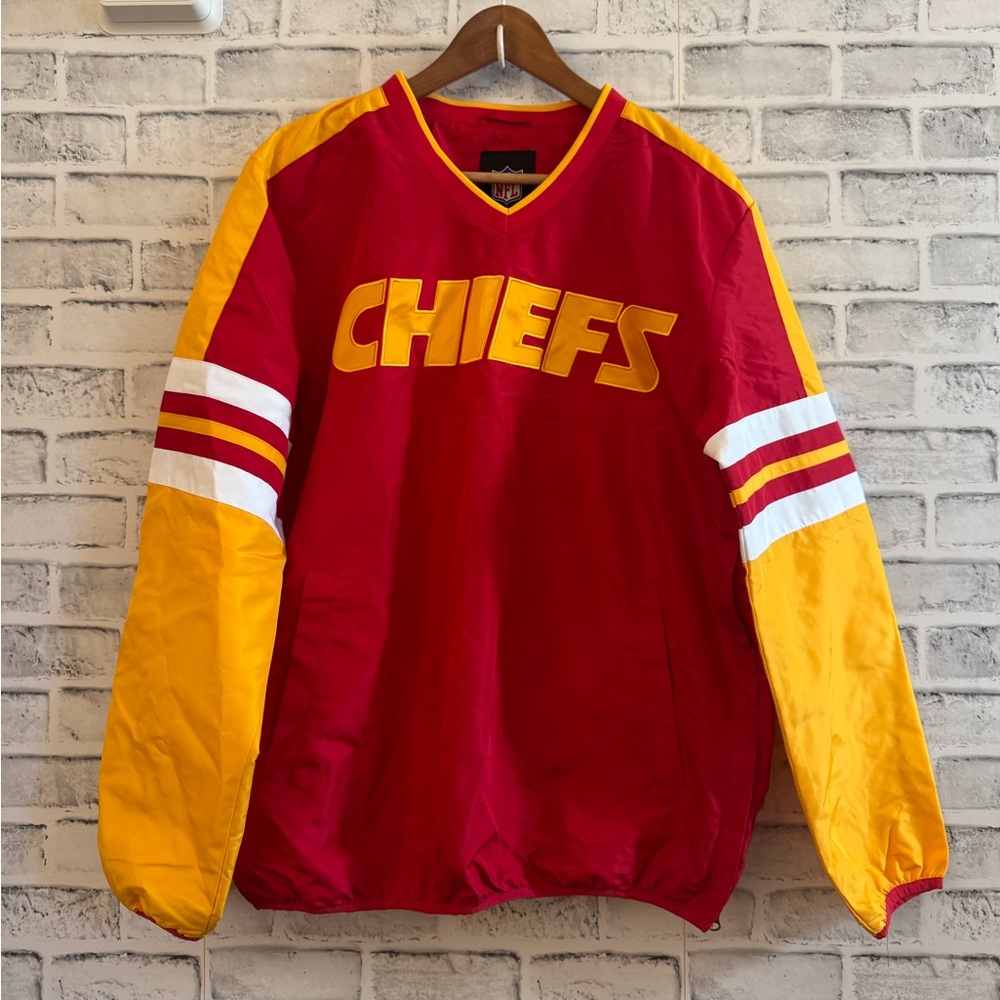 NWOT! Kansas City Chiefs red/gold v-neck pullover windbreaker rain jacket Medium - Picture 1 of 4